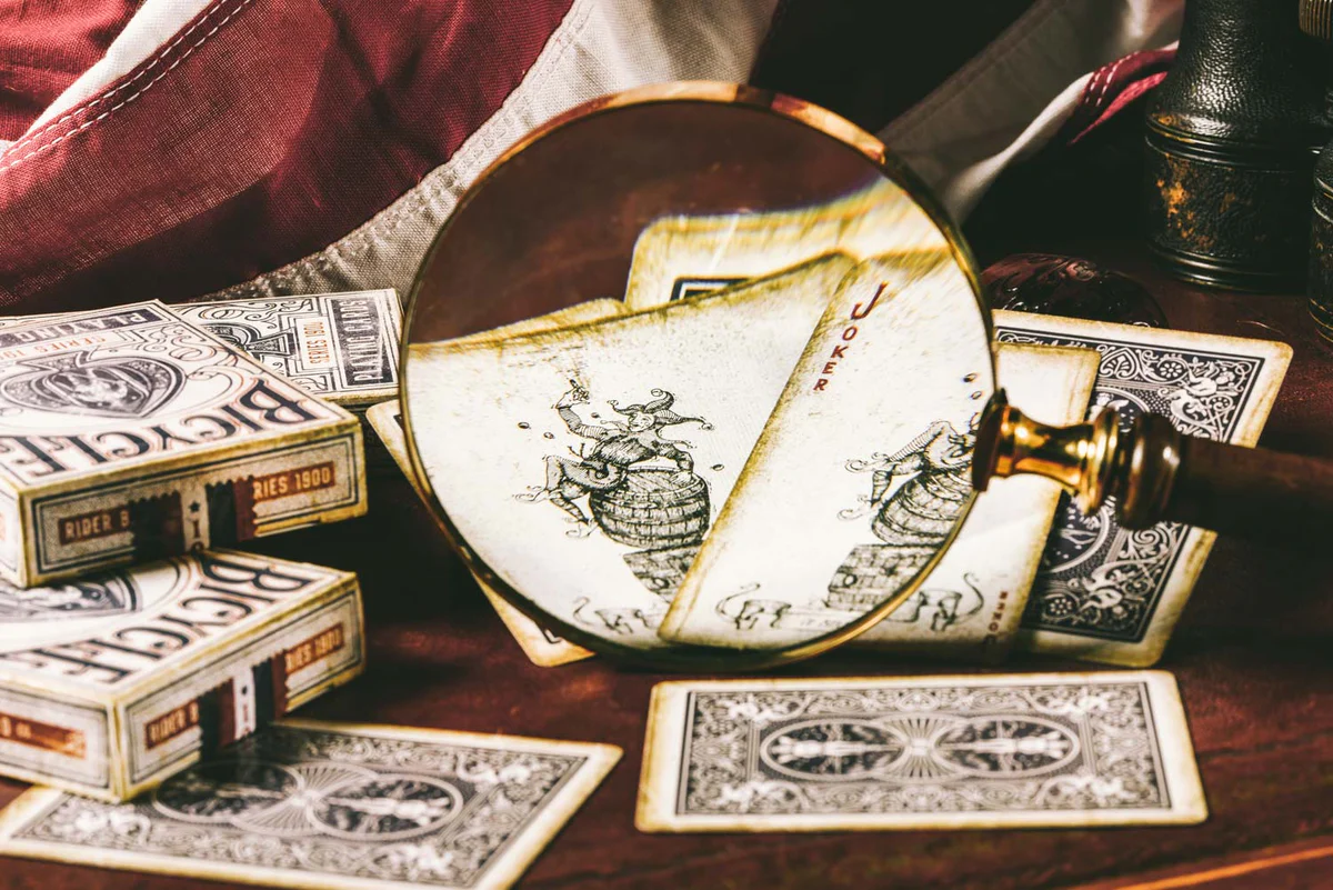 1800 Vintage Card Deck Blue by Ellusionist 4