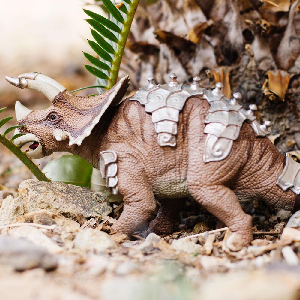 Armored Triceratops Figure by Safari 3