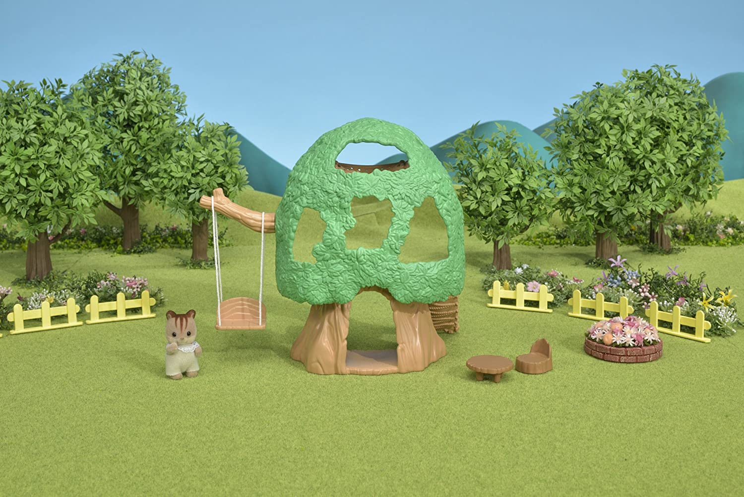 Calico Critters Baby Tree House by Epoch Everlasting Play 4