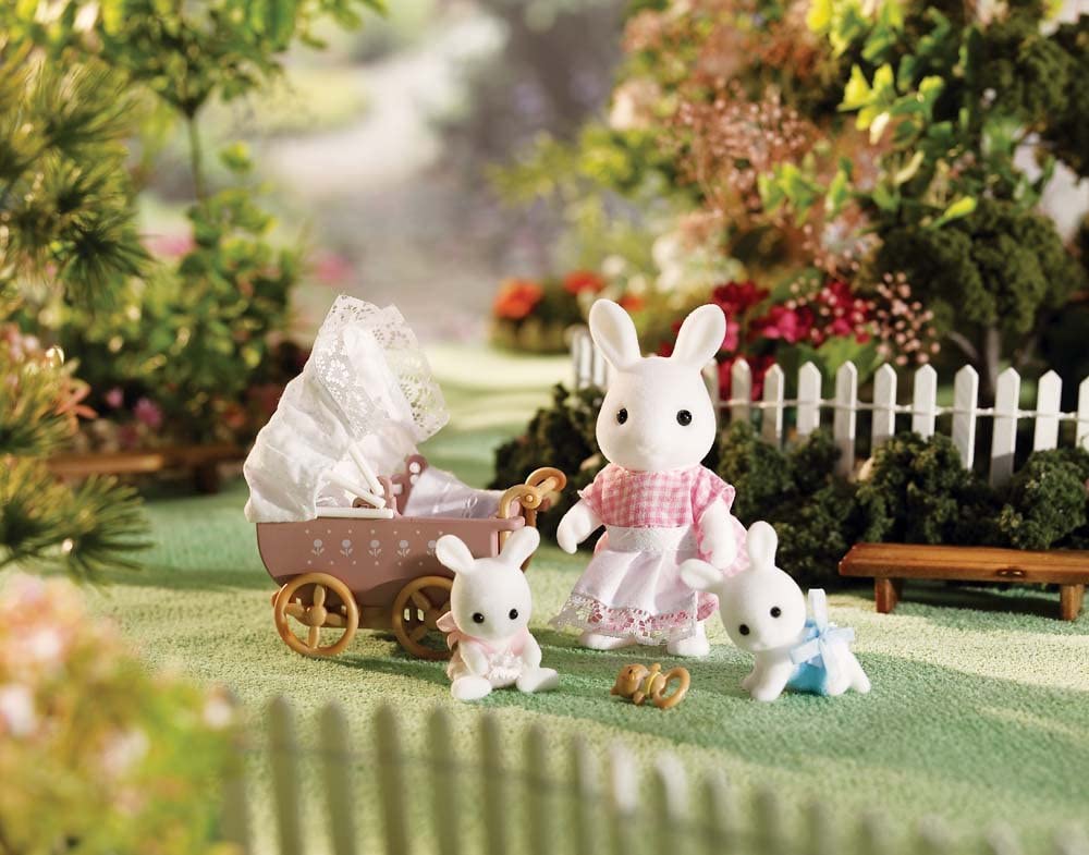 Calico Critters Connor Kerris Carriage Ride by Epoch Everlasting Play 2