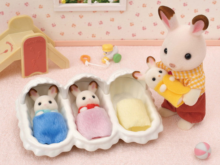 Calico Critters Triplets Care Set by Epoch Everlasting Play 3