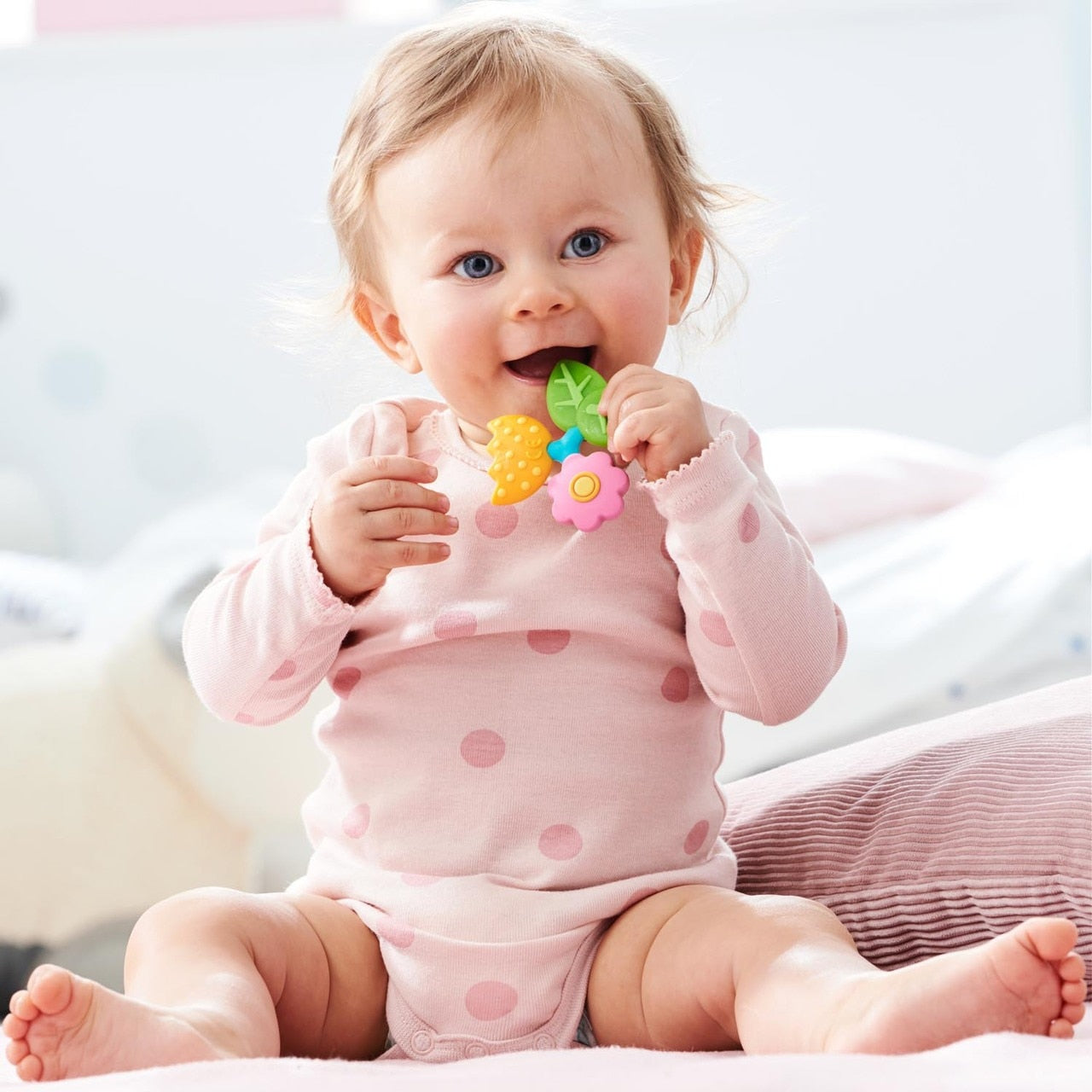 Clutching Petal Teether by Haba 1