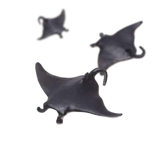 Good Luck Mini Manta Ray by Safari 2