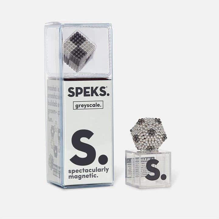 Greyscale Speks by Speks