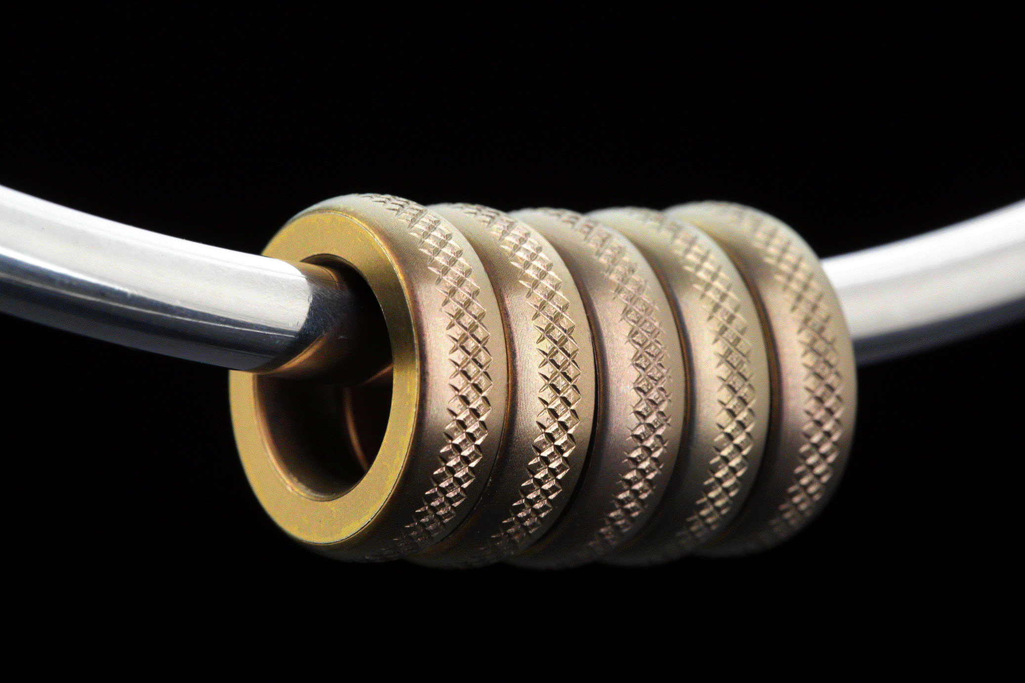 Haylo Wonder Ring Titanium by Sling True 2