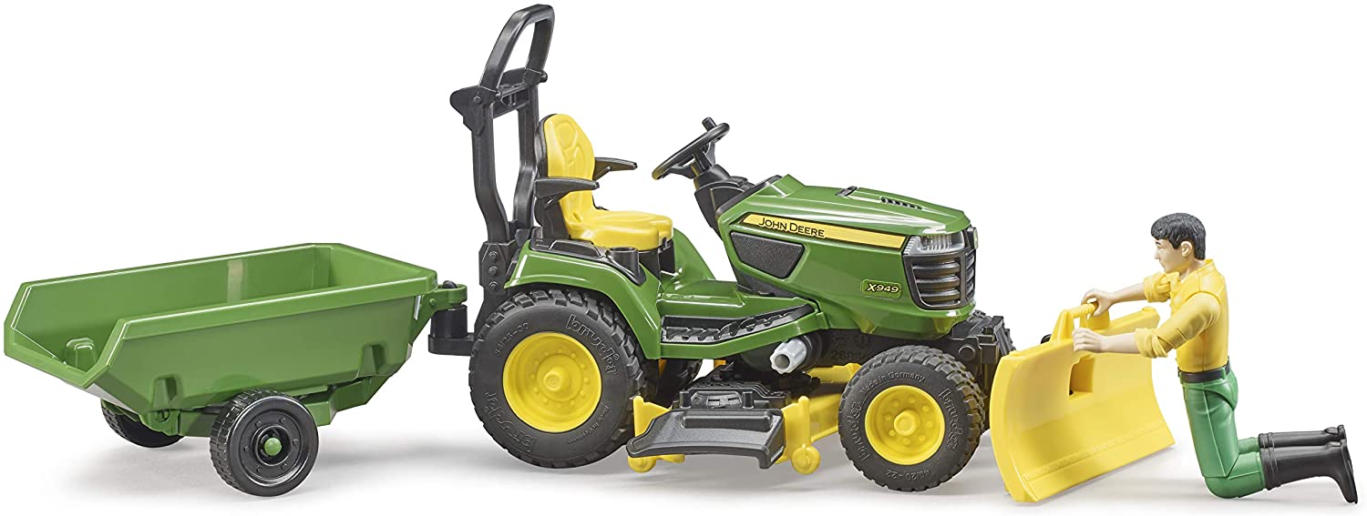 John Deere Lawn Tractor with Gardner by Bruder 2