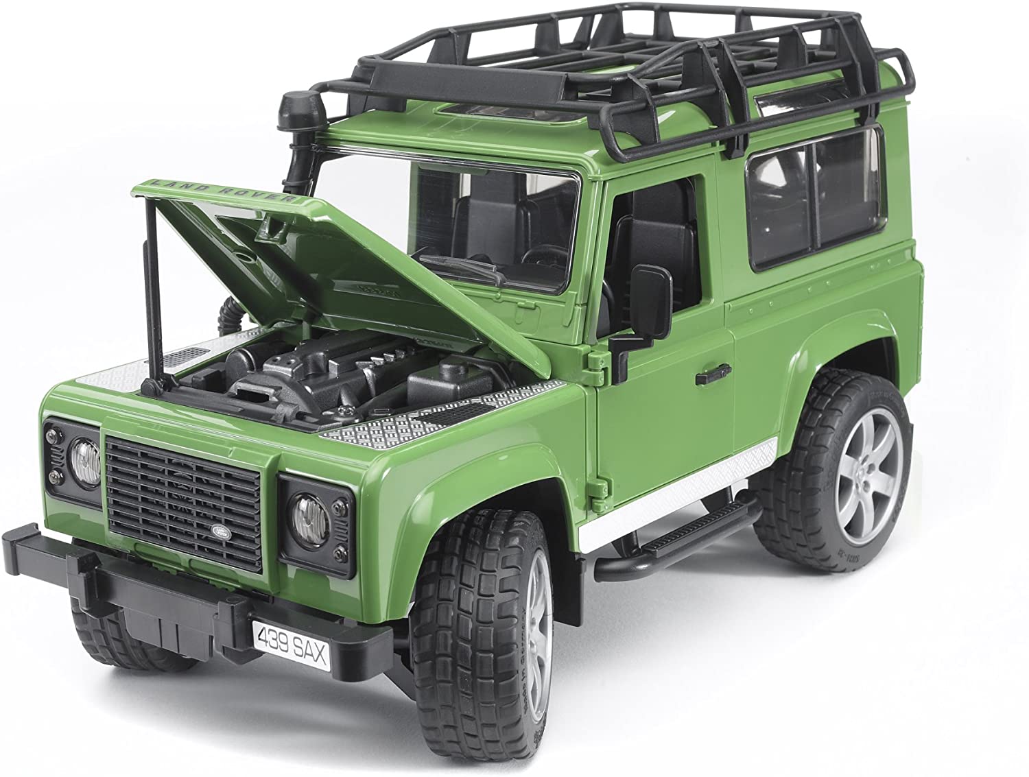 Land Rover Defender Station Wagon by Bruder 2