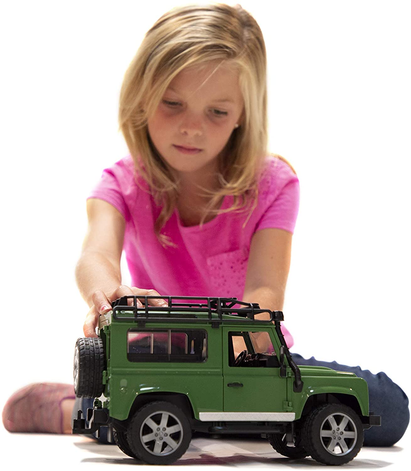 Land Rover Defender Station Wagon by Bruder 3