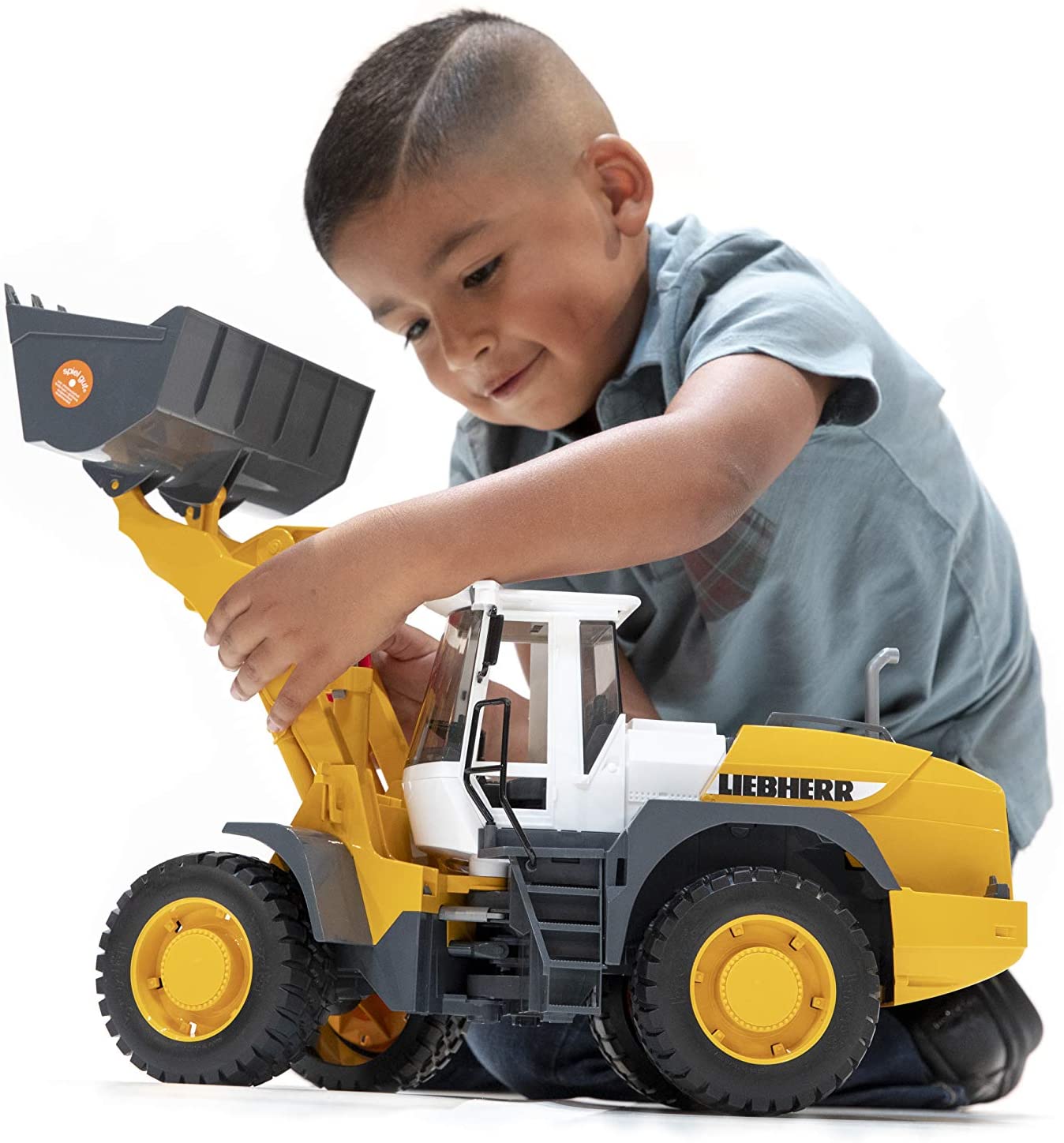 Liebherr Articulated Road Loader by Bruder 3