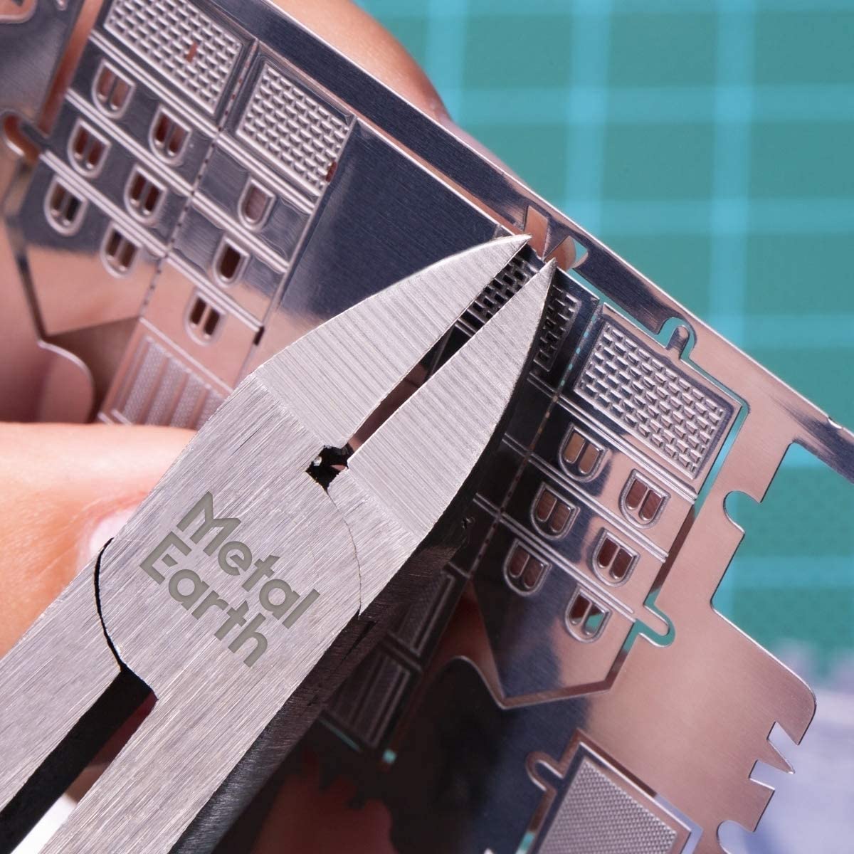 Metal Earth Enhanced Design 2 Piece Tool Kit by Fascinations 5