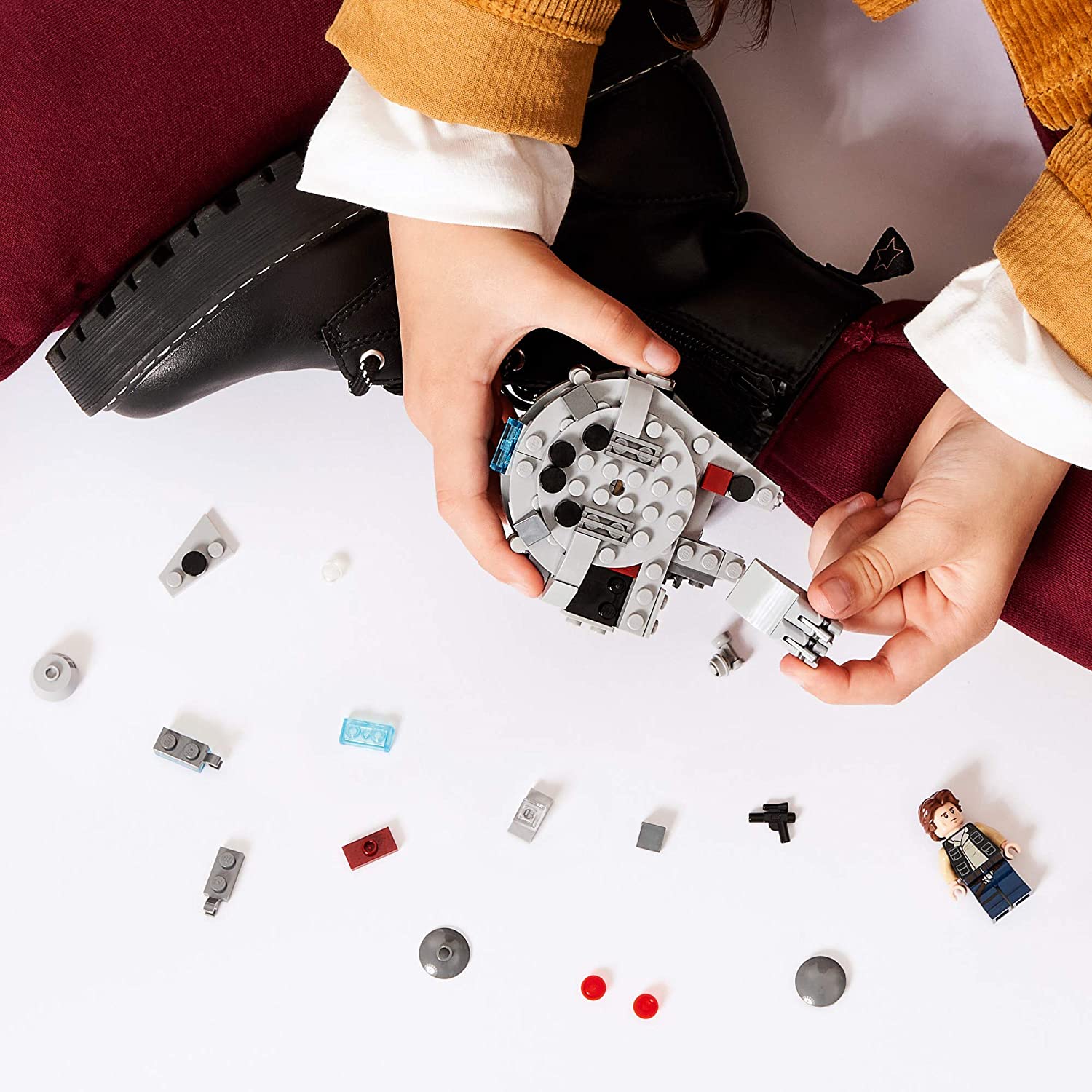 Star Wars Millennium Falcon Microfighter by Lego 4