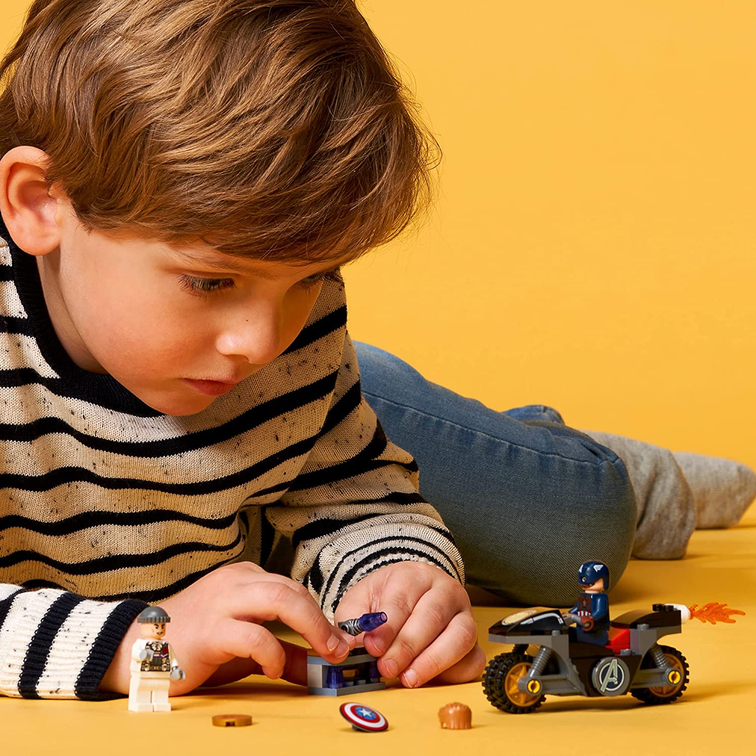 Super Heroes Marvel Captain America and Hydra Face Off by Lego 5