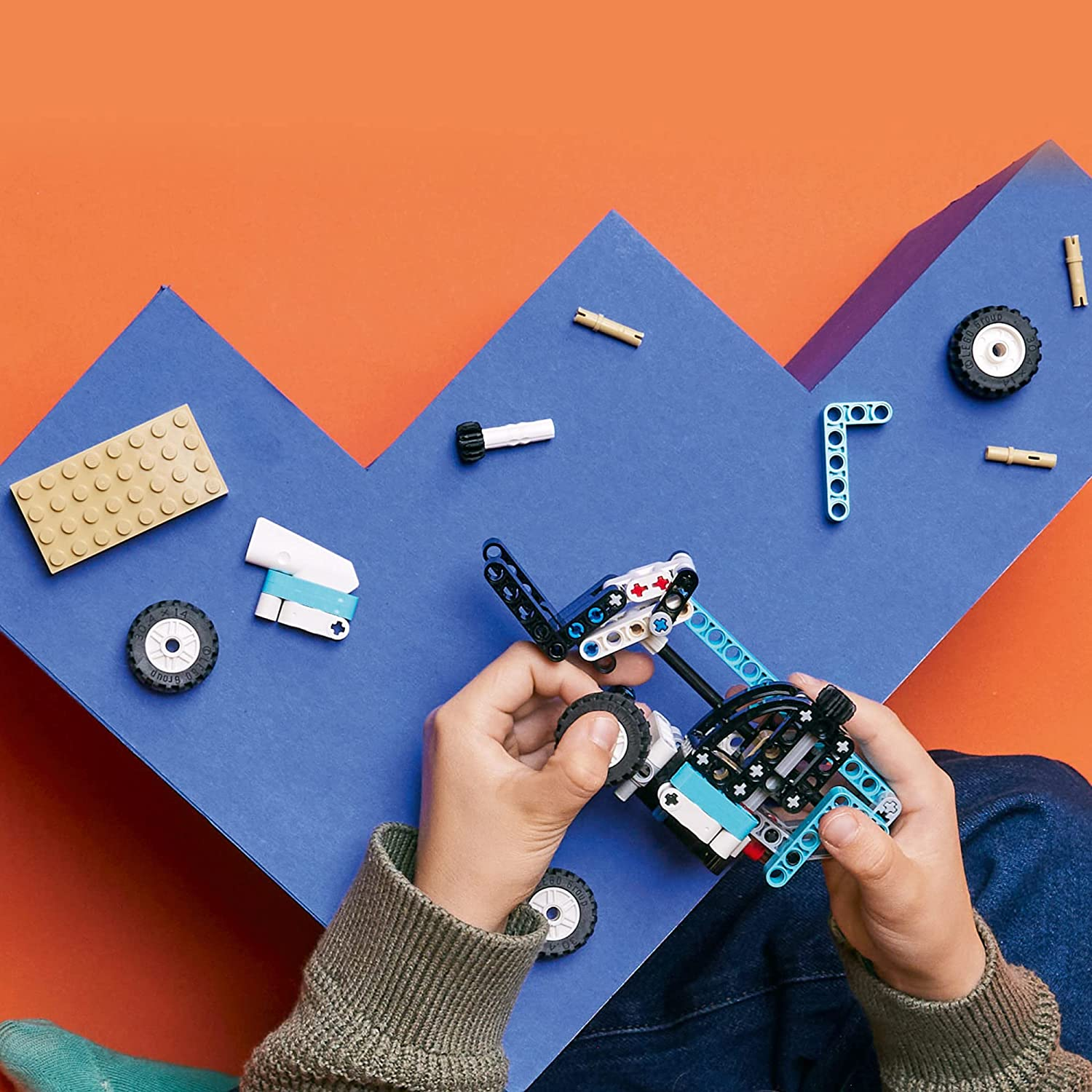 Technic Telehandler by Lego 4