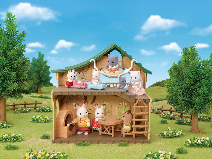 Calico Critters Lakeside Lodge Gift Set by Epoch Everlasting Play 3