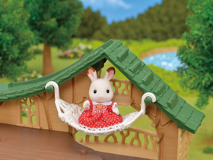 Calico Critters Lakeside Lodge Gift Set by Epoch Everlasting Play 4