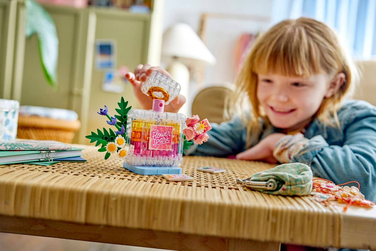 Creator Floral Decor Perfume Bottle – A2Z Science & Toys