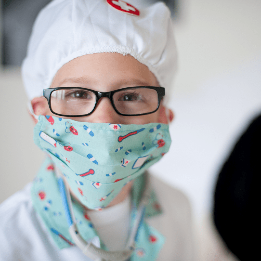 Doctor Dress Up with Accesories by Great Pretenders 2