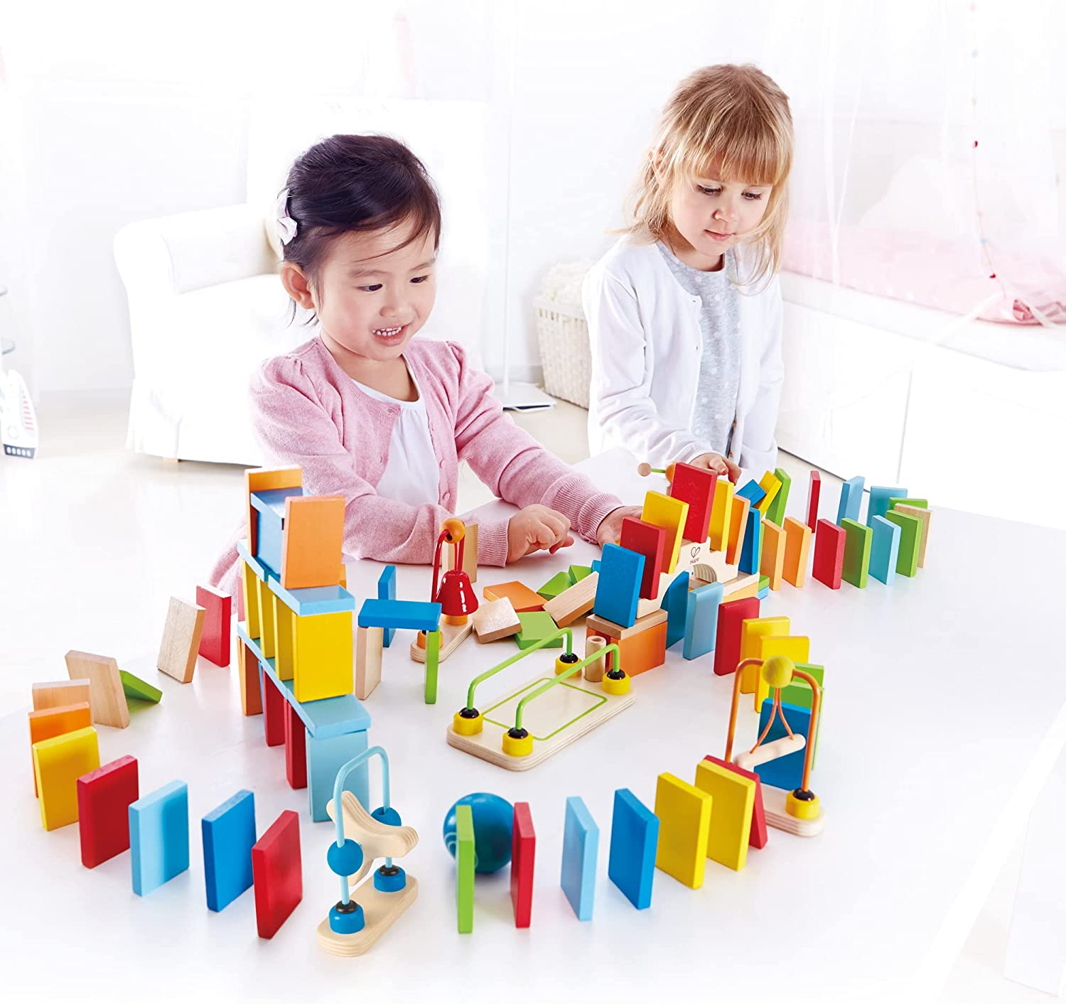Dynamo Wooden Domino Set by Hape 7
