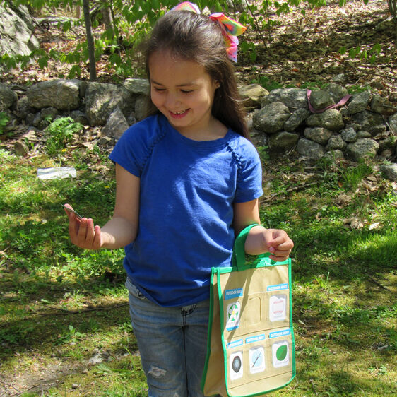 Lets Explore IndoorOutdoor Scavenger Hunt Play Set by Melissa Doug 2