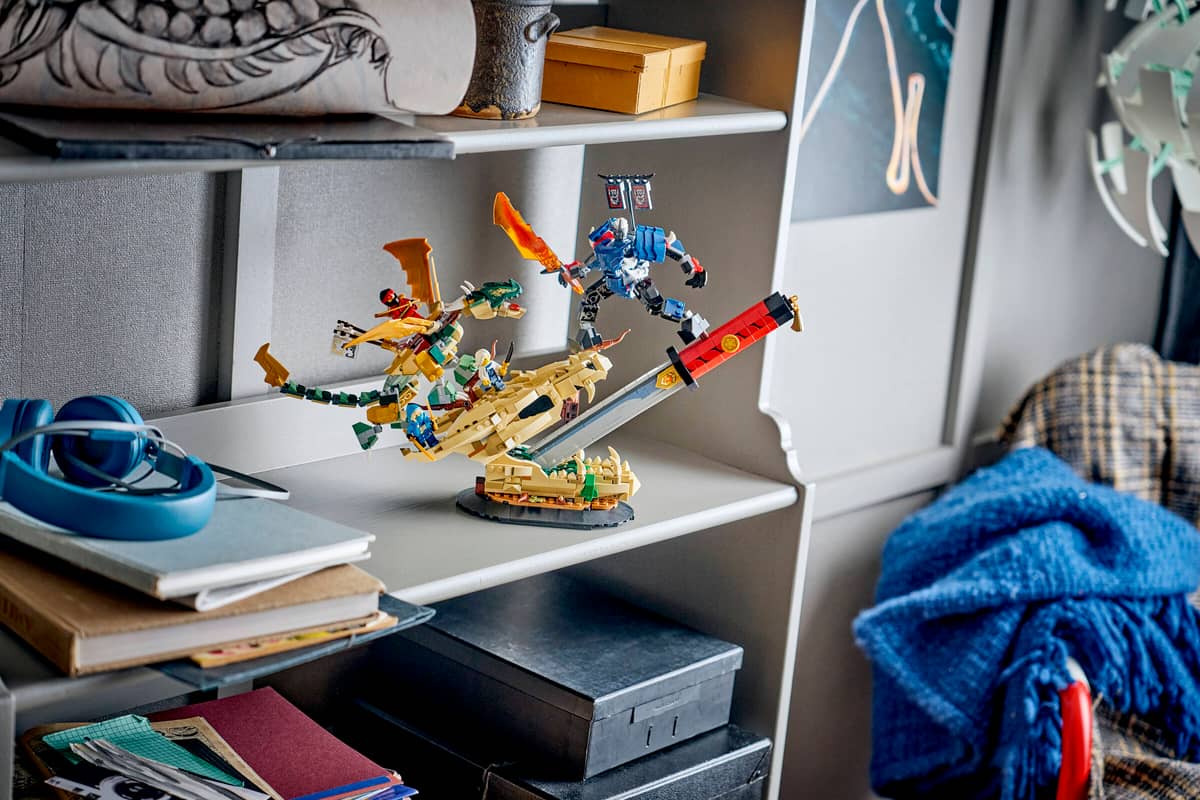 Ninjago Battle at the Dragon's Blade – A2Z Science & Toys