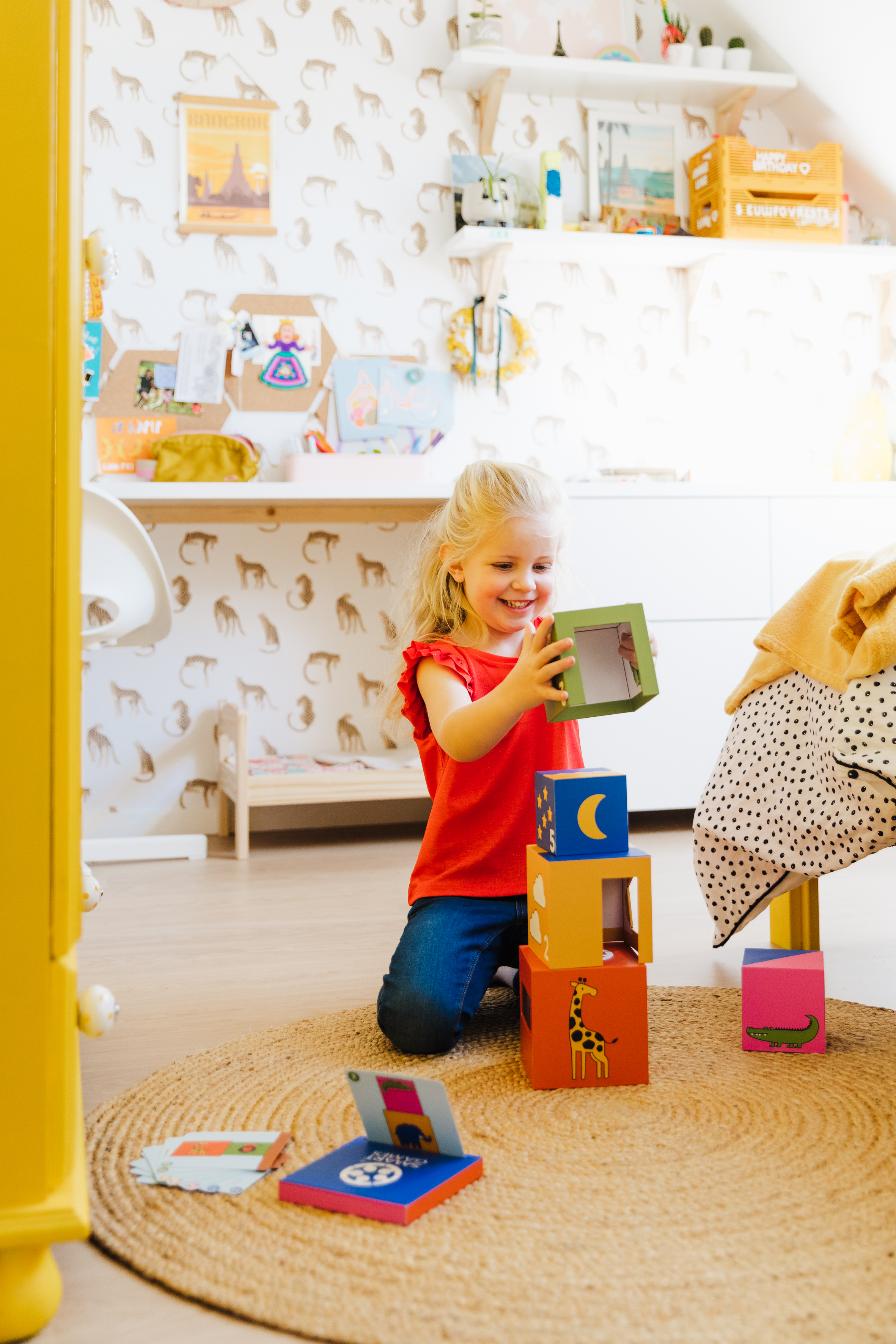 Peek A Zoo by Smart Games 2