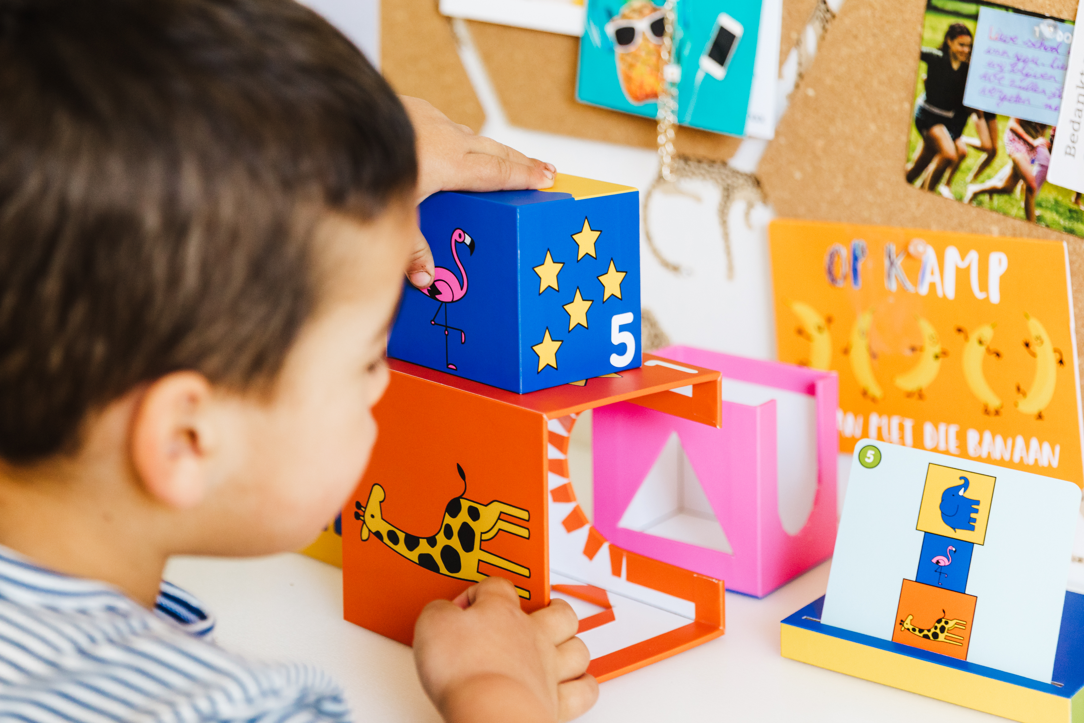 Peek A Zoo by Smart Games 4