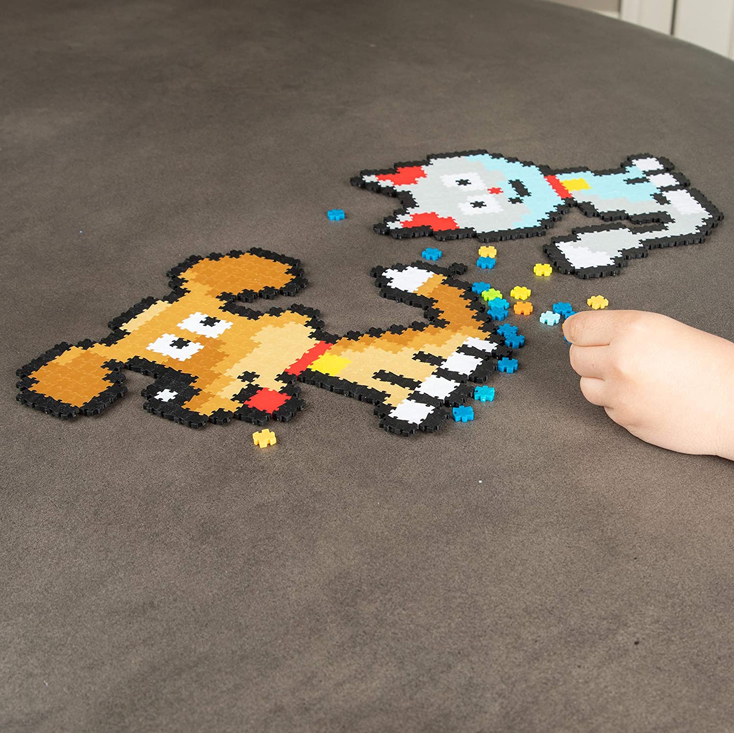 Playful Pets 700pc Jixelz Set by Fat Brain Toys 4