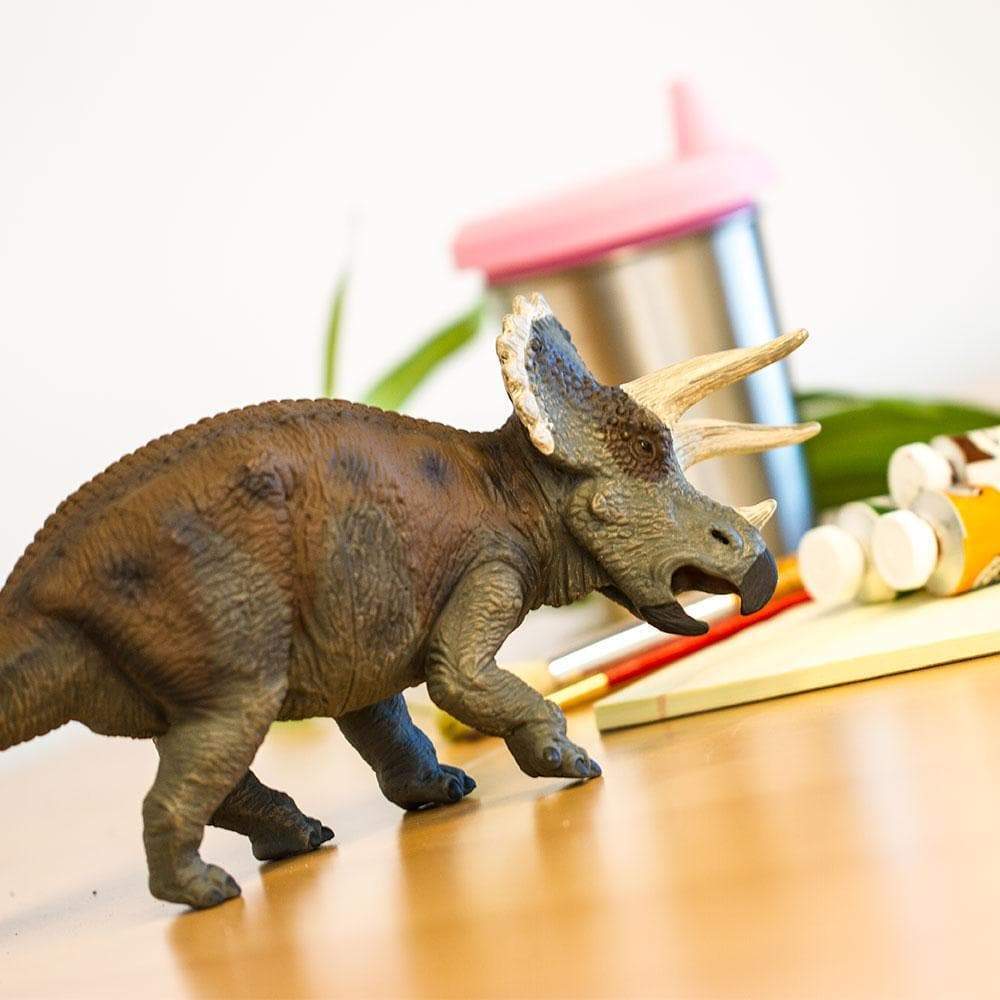 Triceratops Figure by Safari 4