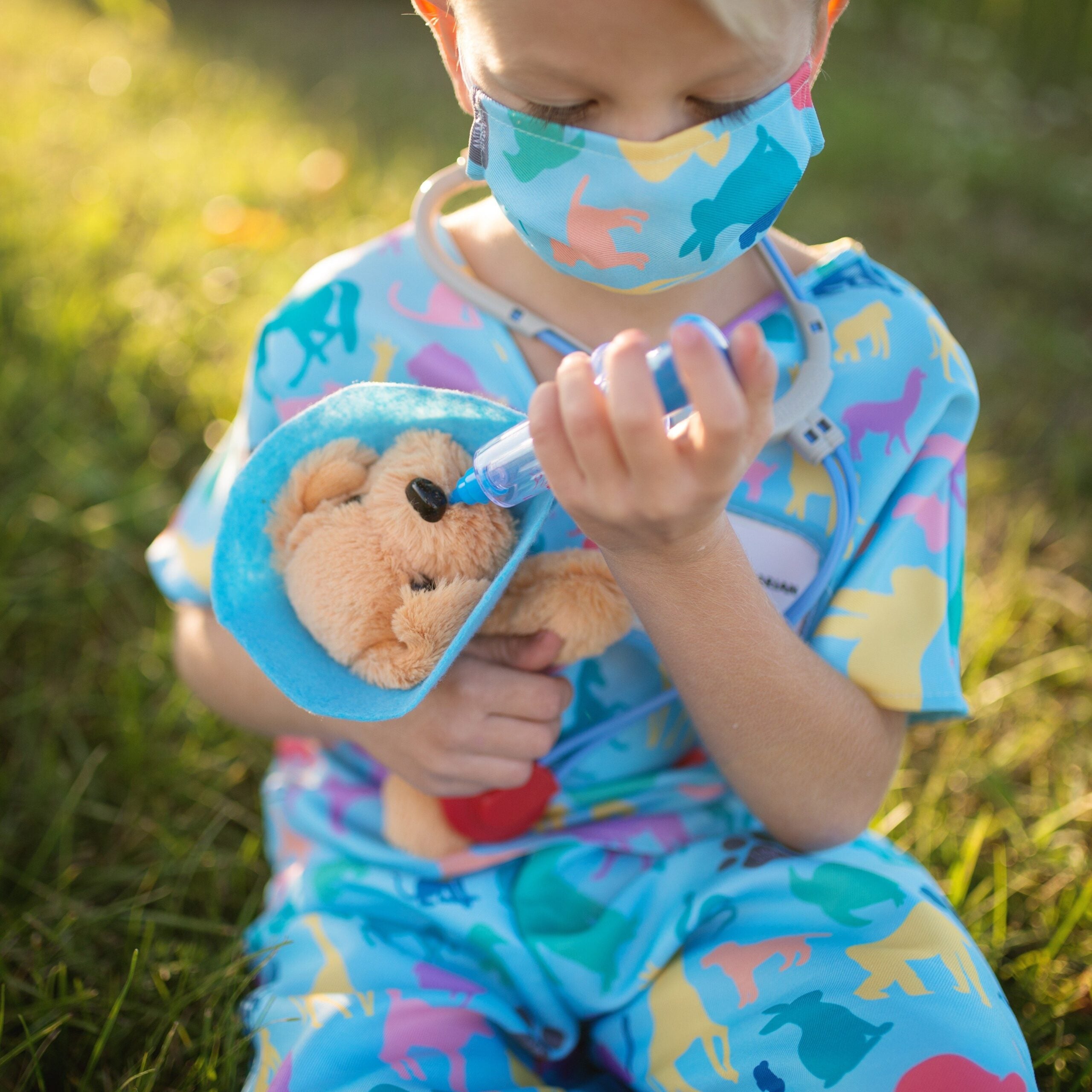 Veterinarian Scrubs with Accessories by Great Pretenders 4 scaled